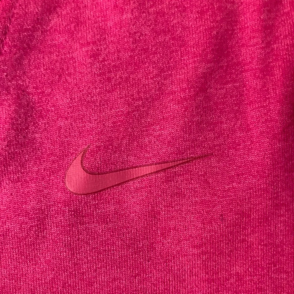 Nike Dri-Fit Women’s Size Medium Pink‎ Regular Fit Tee